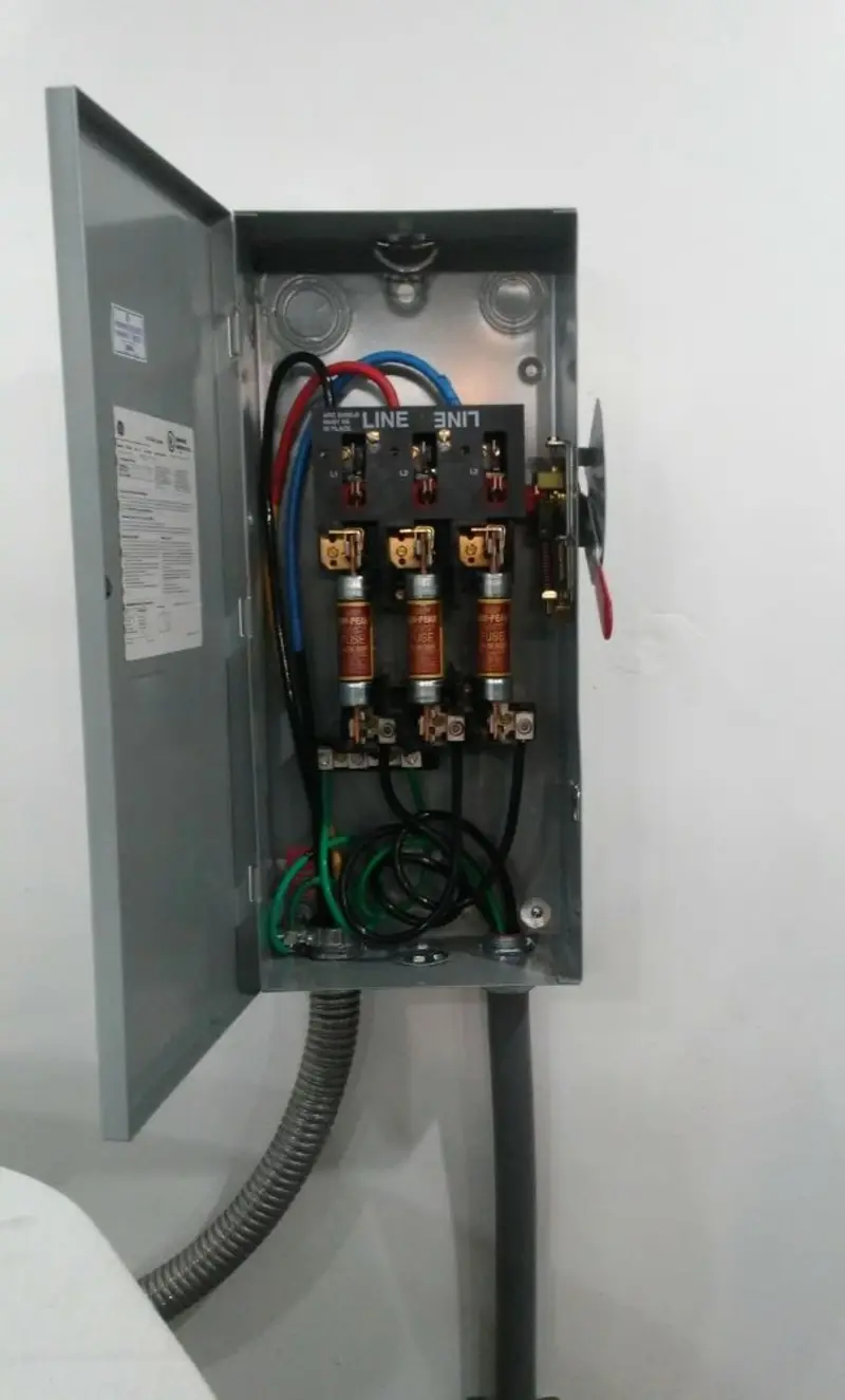 Three-phase disconnect switch installed for Smoke Detector Installation in Oildale
